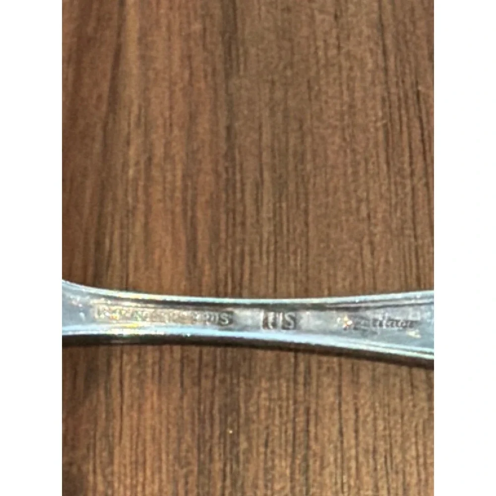 Set of 4 Vintage 1847 Rogers Bros Heritage Silverplate Teaspoons (1953)